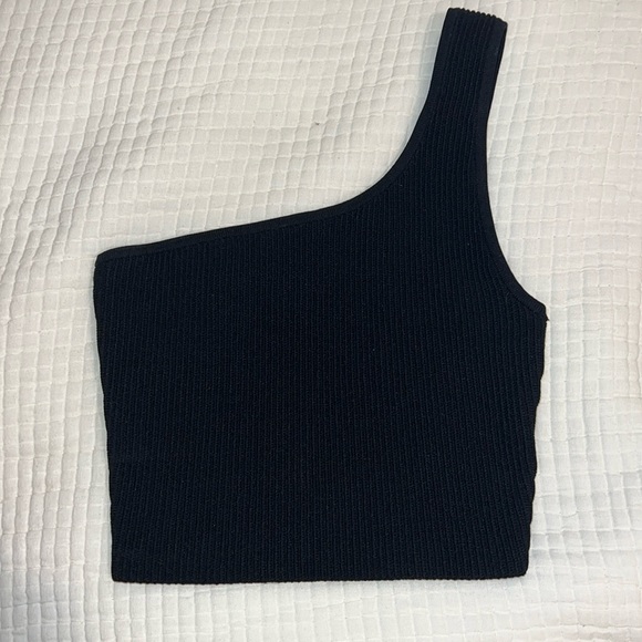 aritzia Babaton top - Picture 1 of 3